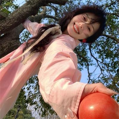 八个拔河女
